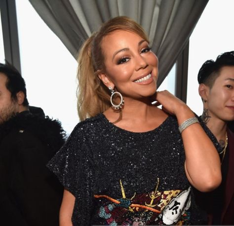 Wow! Mariah Carey is looking stunning at the RocNation pre-Grammys Brunch. 😍 Piece Of Pizza, Christie Brinkley, Leg Lifts, Health Habits, Smile Because, Aging Gracefully, Health Advice, Mariah Carey, Types Of Food