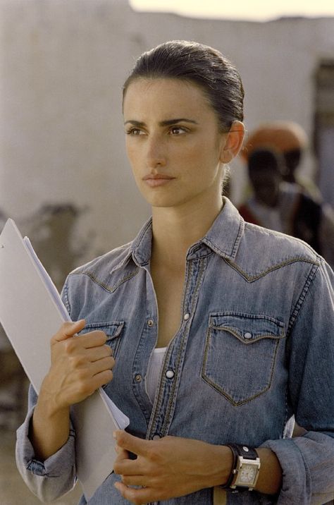 Penelope Cruz Short Hair, Celebrity Film, Powerful Woman, Spanish Actress, Penelope Cruz, Short Film, Celebrities Female, Role Models, Movie Stars