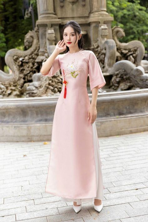 Wedding Ao Dai, Vietnamese Dress, Floral Ribbon, Pants Length, Headband Styles, Ribbon Embroidery, Ao Dai, Dress Wedding, Style Moderne