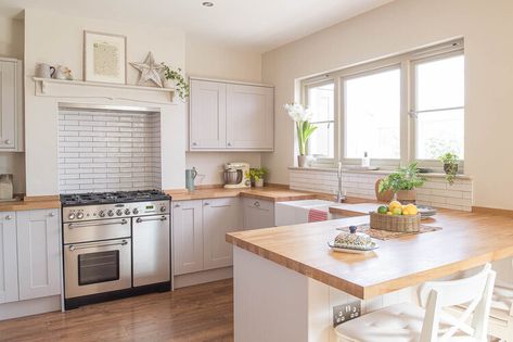 How much does a new kitchen cost? What about labour? | Fifi McGee | Interiors + Renovation Blog Kitchen Renovation Cost, Howdens Kitchens, Kitchen Cost, Kitchen Planning, Galley Kitchen Design, Open Plan Kitchen Diner, Victorian Kitchen, Chimney Breast, Galley Kitchen