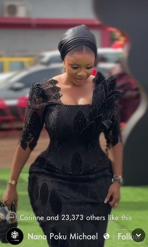 Black Asoebi Lace Styles, Serwaa Amihere Dresses, Lace Kaba, Serwaa Amihere, Kente Designs, Asoebi Lace Styles, African Aesthetic, Different Sleeves Style, Black Gowns