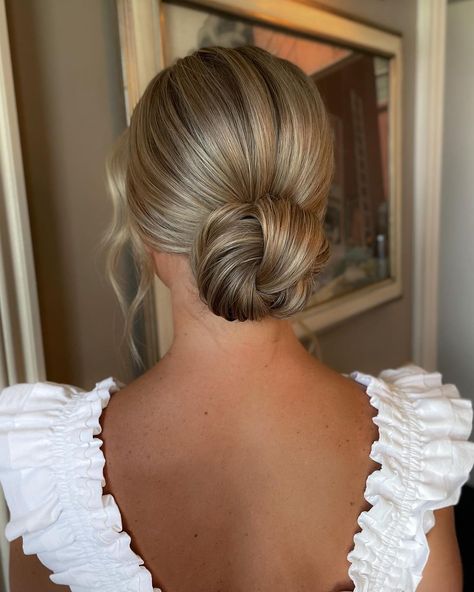 Knotted bun ✨blonde edition✨⁣ ⁣ I’ve said it before but I’ll say it again…if there is a style brides are loving this year it’s the low… | Instagram Low Bun Bridal Hair, Knotted Bun, Old Money Hairstyles, Low Bun Wedding Hair, Bride Hairstyles Updo, Bridesmaid Hair Inspo, Hairstyles For Ladies, Aesthetic Hairstyles, Wedding Hair Up