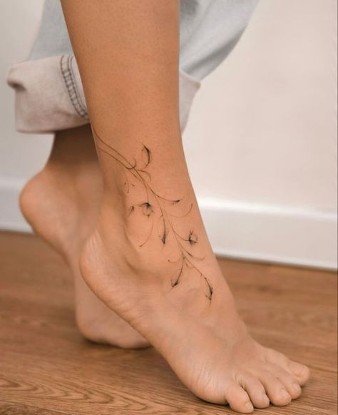 #tattoos #coupletattoos #tattoosideas #fullbodytattoos #tattoosfashions #CoolTattoos #TattooArt #InkMaster #TattooLovers #InkInspiration Ankle Tattoo Wrap Around, Ornamental Ankle Tattoo, Leg Tattoo Simple, Pretty Foot Tattoos For Women, Spine Tattoo Flower, Flower Tattoo Spine, Elegant Spine Tattoos, Spine Tattoo Women, Tattoo Ideas Hand