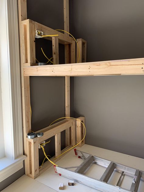 Modern Farmhouse Bunk Beds, Bunk Bed Corner, 6 Beds In One Room, Creative Bunk Beds, Perpendicular Bunk Beds, Corner Bunk Beds Built In, Adult Bunk Beds Guest Rooms, Bunk Bed Dimensions, Boys Bunk Beds