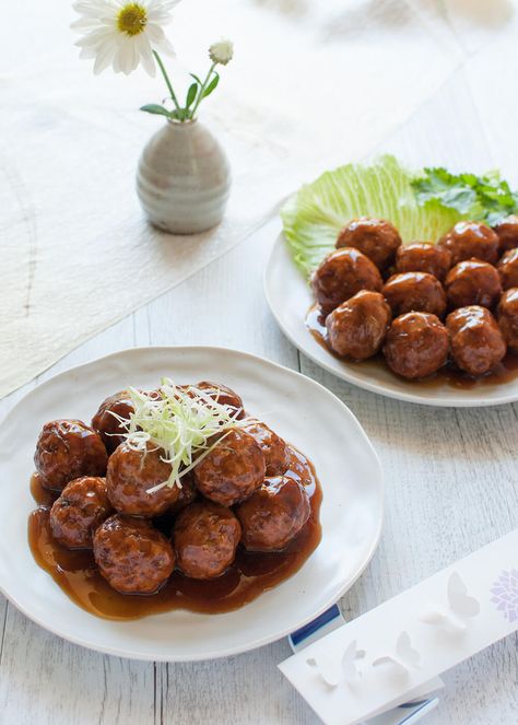 Japanese Pork Meatballs (Niku-dango) with Two Sauces | RecipeTin Japan Meatballs With Oatmeal Recipe, Japanese Meatballs, Tin Eats, Meatball Dishes, Fried Meatballs, Japanese Food Bento, Sweet And Sour Sauces, Pork Bacon, Pork Meatballs