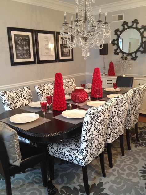 Gray dining room Gray Blue Dining Room, Blue Dining Room Decor, Gray Dining Room, Dining Room Images, Ideas For Design, Red Dining Room, House Upgrades, Fantasy Dream, Dreamy Decor