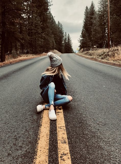 Pictures On The Road Ideas, Road Photo Poses, Photo Pose On Road, Poses For Road Pictures, Kodaikanal Photo Poses, Photoshoot On Road, Road Poses Photography, Road Photography Poses Women, Insta Photo Ideas Road Trip