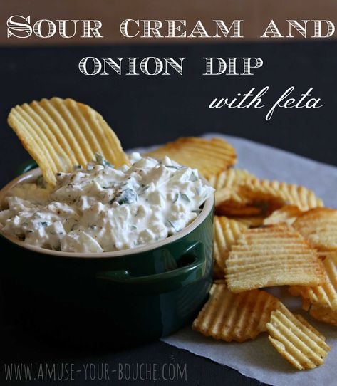 Sour cream and onion dip with feta Sour Cream And Onion Dip, Veggie Bites, Dairy Recipes, Feta Recipes, Feta Dip, Onion Dip, Snack Dip, Heart Food, Spread Recipes