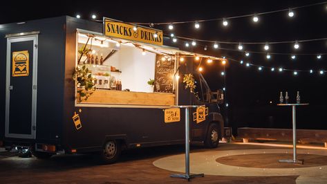 Food Truck Weddings: Everything You Need to Know | Wedding Spot Blog Wedding Food Trucks, Food Truck Business Plan, Foodtrucks Ideas, Taco Food Truck, Burger Van, Truck Wallpaper, Food Truck Wedding, Trucks Chevy, Food Van