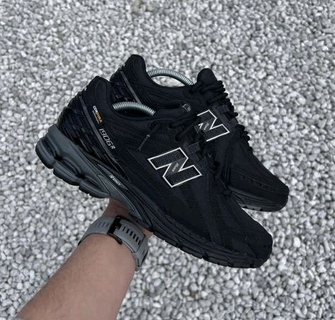 All Black Aesthetic, New Balance 1906, New Balance 1906r, Shoe Room, Shoe Concept, Black Gradient, Shoes Blue, Swag Shoes, Blue And Black