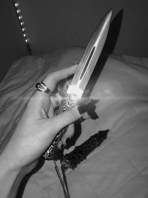 Nonbinary Aesthetic, Knife Aesthetic, Alternative Aesthetic, Pretty Knives, Gothic Aesthetic, Knife Collection, + Core + Aesthetic, Grunge Aesthetic, Black Aesthetic