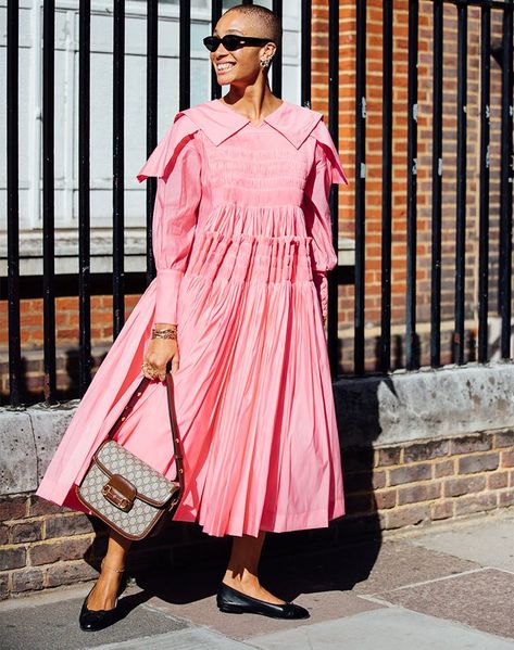 How to Wear Ballet Flats in 2020 - PureWow Edgy Dress, Leandra Medine, Best Summer Dresses, Ballet Fashion, Current Fashion Trends, Alexa Chung, Celebrity Look, Stylish Women, Pink Dress