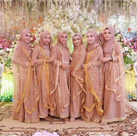 Bridesmaid Dresses Hijab Weddings, Gaun Bridesmaid Hijab, Waleema Dress, Bridesmaid Dresses Hijab, Kebaya Bridesmaid, Wedding Dresses Hijab, Bridal Maids, Muslim Wedding Hijab, Tenun Troso