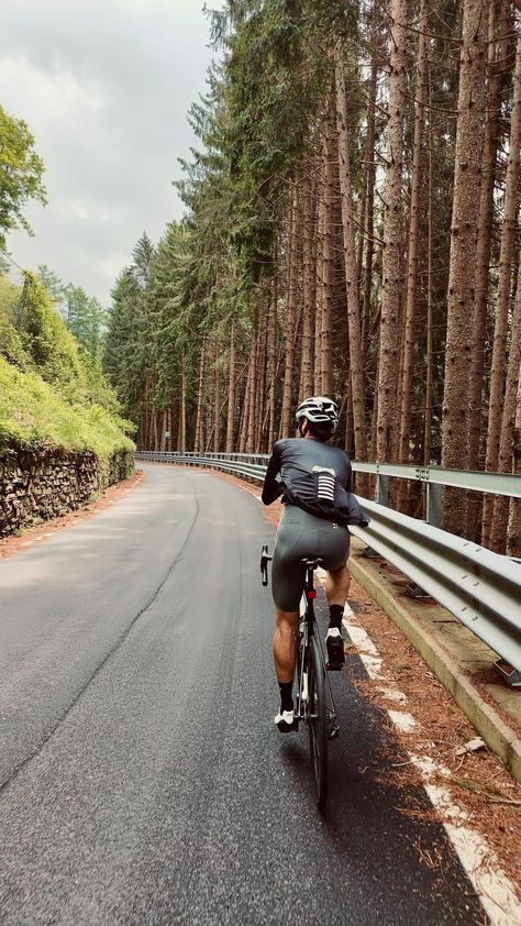 Cycling Aficionados | Our favourites spots in Mallorca 🤍 Top 5 Climbs, Towns and Coffee stops! What are your favourites ones? ⛰️ Climbs 1. Sa Batalla 2. Sa… | Instagram Hybrid Athlete, Hybrid Training, Athlete Motivation, Cycling Shirts, Bike Aesthetic, Cycle Chic, Fitness Ideas, Cycling Kit, Bike Run