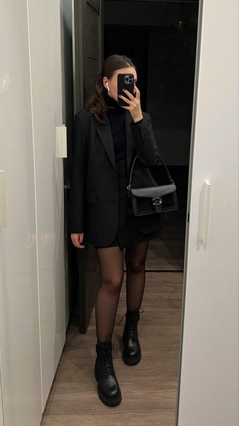 Black Dress Black Jacket Outfit, Casual Outfits Night Out, Black And White Classy Outfits, Outfits For The Movie Theater, Outfit For Theater Night, Ootd Formal Casual, Black Nylons Outfit, Semiformal Outfit Mujer, Outfit Semiformal Mujer