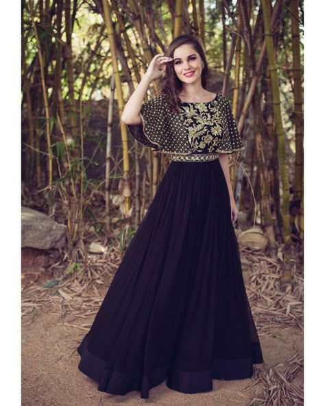 Mrunalini Rao, Lehenga And Blouse, Wear Black Dresses, Zardosi Work, Gown Party Wear, Lehnga Dress, Lehenga Blouse Designs, Indian Gowns Dresses, Designer Lehenga