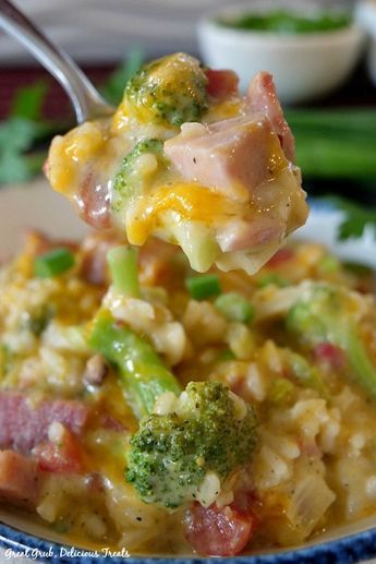 Ham Broccoli Rice Casserole #greatgrubdelicioustreats Ham Broccoli Rice Casserole, Ham Dinner Recipes, Ham And Cheese Casserole, Ham Recipes Crockpot, Ham Broccoli, Ham Casserole Recipes, Ham Dishes, Favorite Casserole Recipes, Ham Dinner