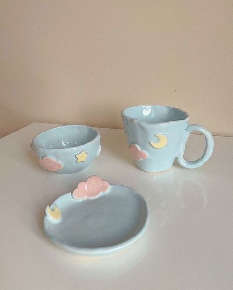 Ceramica Ideas, Pretty Pottery, Tanah Liat, Pink Cloud, Clay Diy Projects, Clay Crafts Air Dry, Keramik Design, Clay Mugs, Pottery Crafts