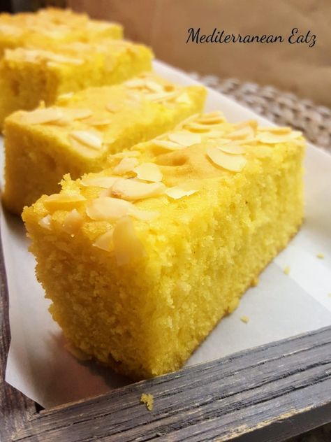 Sfouf Recipe, Lebanese Desserts Recipes, Arabic Sweets Recipes, Lebanese Desserts, Eid Cake, Middle East Recipes, Butter Cake Recipe, Ground Turmeric, Healthy Cake