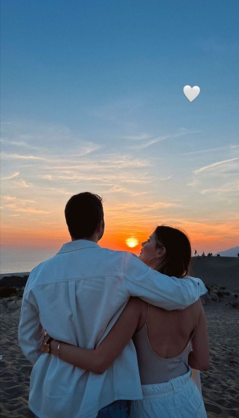 Phuket Couple Photo Ideas, Insta Poses With Boyfriend, Bali Couple Aesthetic, Goa Couple Poses, Relationship Poses Reference, Beach Photoshoot Couple, Beach Couple Aesthetic, Goa Diaries, Couple Beach Pictures