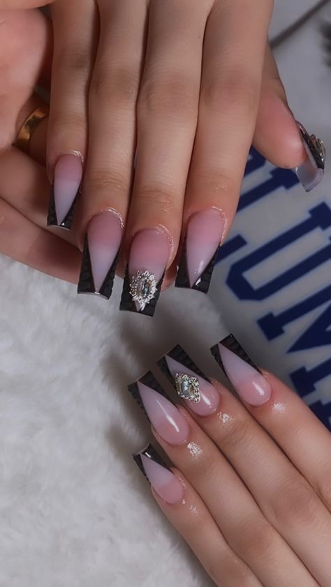 Nails Short V Tip Acrylic Nails, V Tip French Nails Short, Black V Shape French Tip Nails, Black V Nails, V French Tip Nails Square, V Shape French Tip Nails, V Shaped French Tip Nails, V Cut Nails, V Cut French Tip Nails