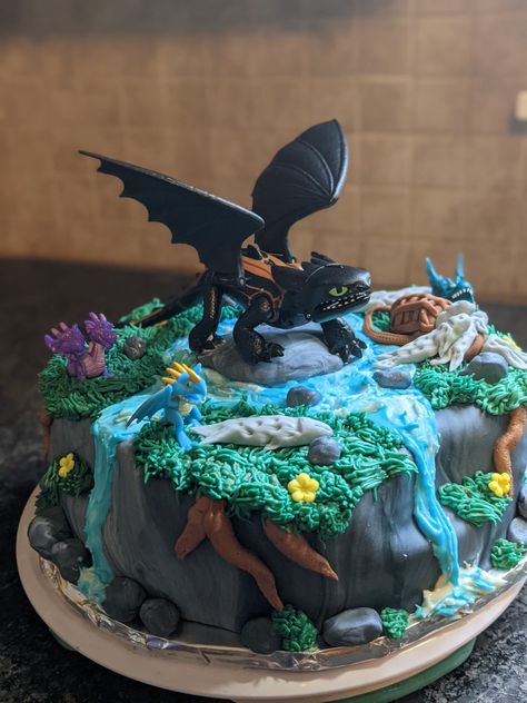 Dragon Bday Cake, Toothless Dragon Cake Birthday, How To Train Your Dragon Cake Ideas, How To Train Your Dragon Birthday Cake, How To Train Your Dragon Birthday, How To Train Your Dragon Cake, Httyd Cake, Httyd Party, Toothless Party