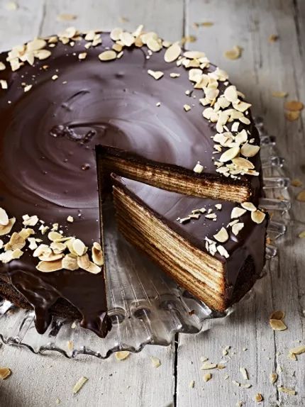 Baumkuchen Recipe, Vegetarian Sandwich Recipes, Sandwich Bar, Log Cake, Asian Desserts, Spiced Rum, Bittersweet Chocolate, Jamie Oliver, Cake Tins