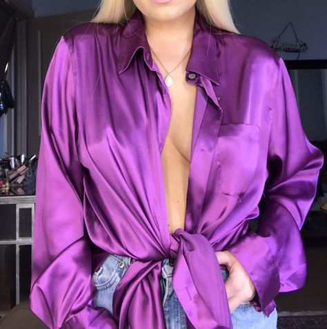 #vintage #secondhand #purple #blouse #vintagefashion Amy Poehler, Pretty Top, Satin Blouses, Purple Blouse, Vintage Blouse, Cute Blouses, Satin Blouse, Satin Silk, Beautiful Blouses