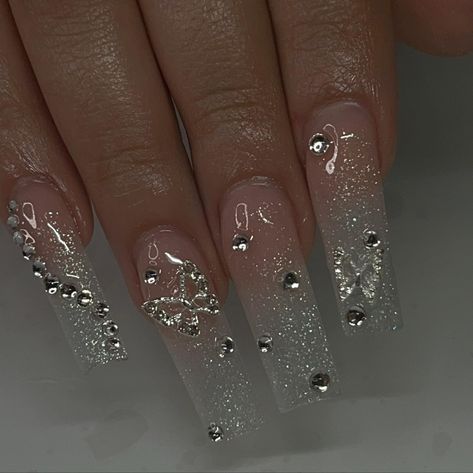 Sweet 16 Nails, Nail Art 2023, Prom Nails Silver, Clear Acrylic Nails, Girly Acrylic Nails, Long Acrylic Nails Coffin, Sparkle Nails, Long Square Acrylic Nails, Gem Nails