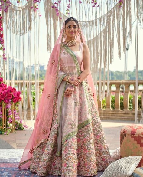 Bridal Photoshoot Poses, Solo Poses, Bridal Shots, Shyamal And Bhumika, Mrunal Thakur, Wedding Lookbook, Floral Lehenga, Bridal Applique, Indian Bridal Dress