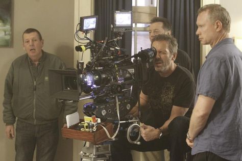 Hugh Laurie behind the scenes of the "The C-Word" episode of HOUSE. House Md Behind The Scenes, Acting Dream, Actress Life, House And Wilson, Everybody Lies, Robert Sean Leonard, Gregory House, Career Vision Board, Irish Cottage