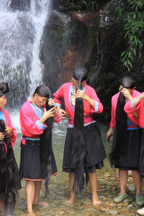 Hair Growth Black Women, Worlds Longest Hair, Fermented Rice Water, Chinese Village, Natural Hair Remedies, Fermented Rice, Black Hair Growth, Hair Cleanser, Hair Growing Tips