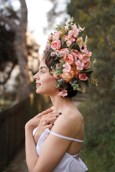 Frida kahlo flower crown