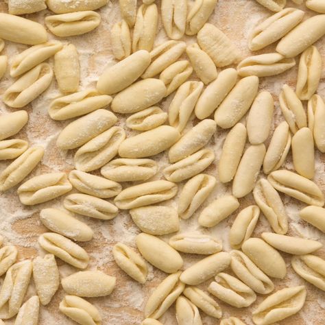 Cavatelli Pasta Recipe, Cavatelli Recipe, Kinds Of Pasta, Cavatelli Pasta, Homemade Pasta Recipe, Handmade Pasta, Pasta Fatta In Casa, Italian Recipe, Traditional Recipes