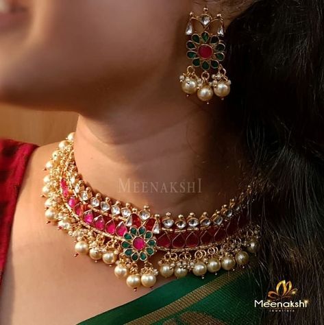 Kemp Jewellery, Bridal Jewellry, Handmade Wedding Jewellery, Gold Chokers, Choker Necklace Designs, Temple Jewelry, Antique Jewellery Designs, Pearl Necklace Designs, Jewellery Indian