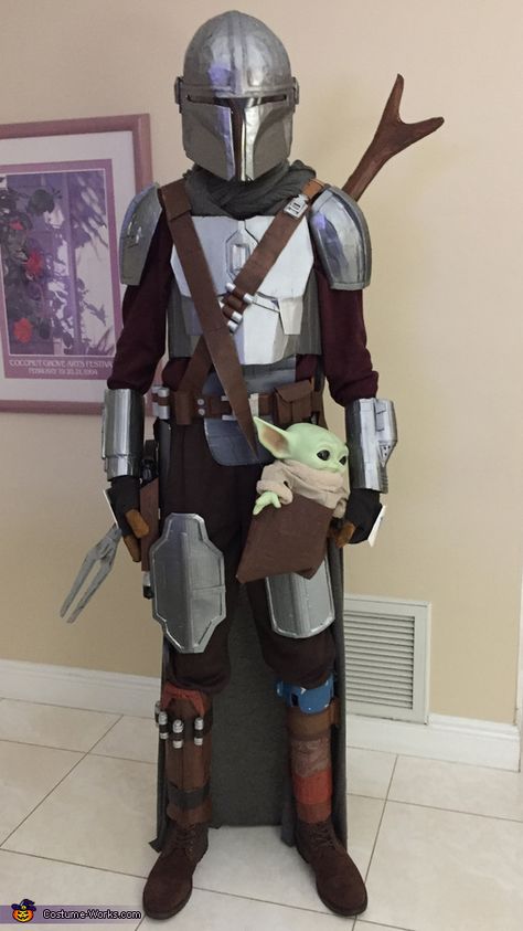 Diy Mandalorian Costume, Costume Template, Star Wars Costumes Diy, Disfraz Star Wars, Yoda Costume, Mandalorian Costume, Storm Trooper Costume, Mandalorian Cosplay, Mandalorian Armor