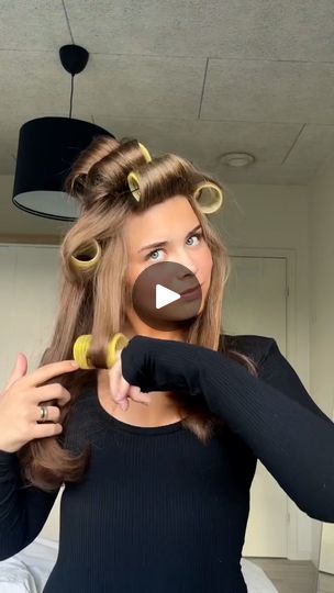 Achieve the perfect '90s hair look with this tutorial! ✨ | 1990s, tutorial | Achieve the perfect '90s hair look with this tutorial! ✨ | By MetDaan Hairstyles | Let's show you how to achieve
the perfect nineties hair look. You'll need your straightener,
rollers, and a little bit of time on your hand. Get ready to be mesmerized by
the final results. So luscious. Nineties Hair, 90s Hair, 90s Hairstyles, Length Hair, Hair Looks, Medium Length Hair Styles, Medium Length, Get Ready, Hairstyles