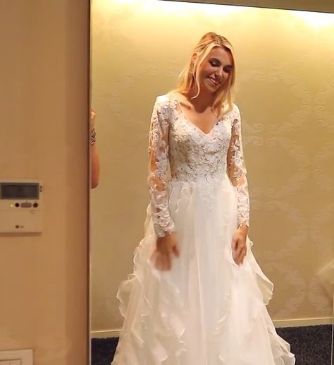 Marzia Bisognin Wedding Dress, Marzia Kjellberg Wedding Dress, Marzia Kjellberg Wedding, Fairytale Dress Wedding, Cutiepie Marzia, Marzia Aesthetic, Marzia Bisognin Outfits, Marzia And Felix, Marzia Kjellberg