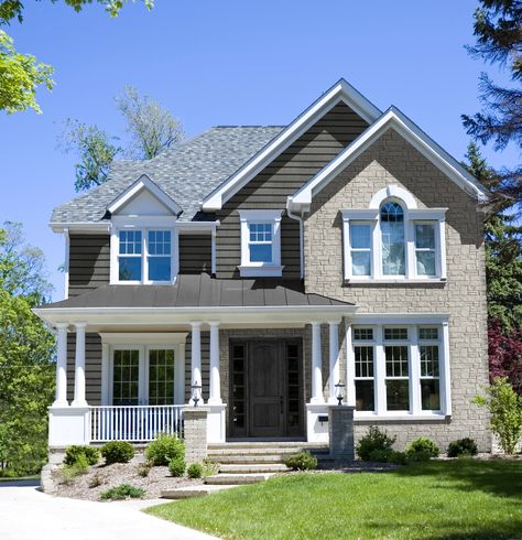 Like the way this barn steel looks with steel roof Stone Siding Panels, Stacked Stone Panels, Faux Stone Siding, Brick Siding, Interior Design Books, Bg Design, Exterior Renovation, American House, Exterior Makeover