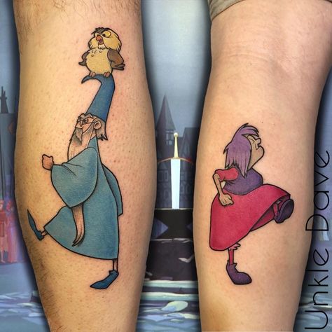 1,622 Me gusta, 27 comentarios - Davide - Unkle Dave - Bruni (@davidebruni80) en Instagram: "Madam mim vs merlin couple Tattoo! Next stop: 5-8/2 @mubodyarts - dijon 23/2 @diamondtattoomonza…" Mermaid Couple, Madam Mim, Dna Tattoo, Stone Tattoo, Disney Sleeve, Tattoo Wedding Rings, Couple Tattoo, Kawaii Tattoo, Disney Tattoo