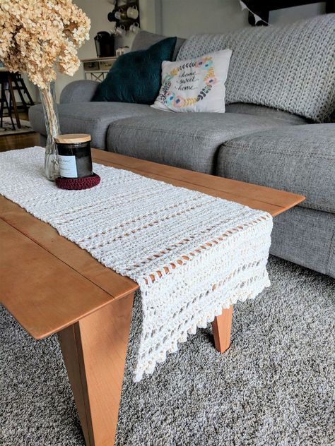 20 Free Crochet Table Runner Patterns - Crochet Me Free Crochet Table Runner Patterns, Cozy Hobbies, Hekel Patrone, Crochet Runner, Table Runner Patterns, Crochet Table Topper, Farmhouse Chic Decor, Coffee Table Runner, Boho Table Runner