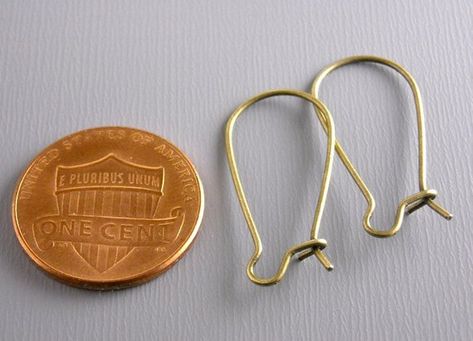 KIDNEY-AB-28MM - Bulk 100 pcs of 28mm Antique Bronze Brass Kidney Hoop Earrings #earwire #hooks #KidneyHoopEarrings #findings #bulk #pairs #KidneyEarwire #earring #wholesale #28mm Steampunk Jewelry Diy, Seashell Jewelry Diy, Jewelry Making Patterns, Neck Jewellery, Jewelry Photography, Lace Making, Bronze Color, Bronze Finish, Base Metal