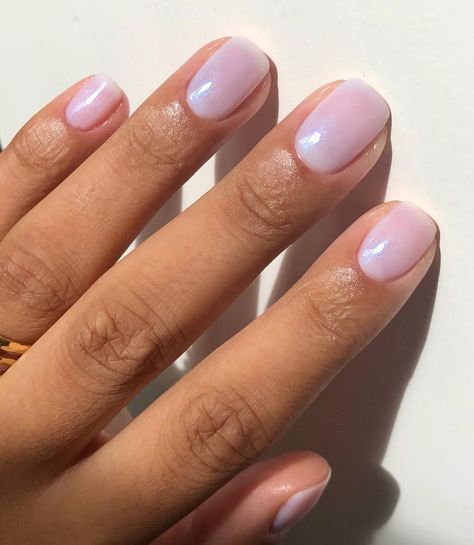 Iram Shelton on Instagram: “Pearlescent nails. I honestly think this is one of my favourite nail polish looks. Minimal but fun ✨ Nails prepped with…” Nude Fall Nails, Pearlescent Nails, Glow Nails, Fabulous Wedding, Chic Nails, Chrome Nails, Square Nails, Fall Nails, Love Nails