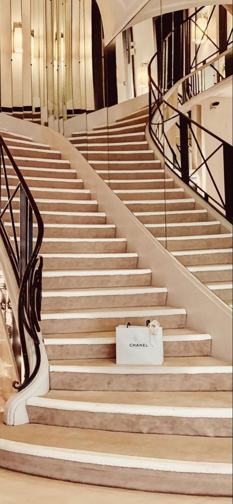 Chanel Rue Cambon, Fashion Themes, Vintage Couture, Upper East Side, June 21, Stairs, This Is Us, Chanel, Paris