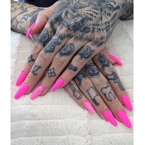 Nails And Tattoos, Jeffree Star Tattoos, Star Tattoo On Wrist, Star Tattoos For Men, Future Nails, Barbie Pink Nails, Faux Nails, Knuckle Tattoos, Hand And Finger Tattoos