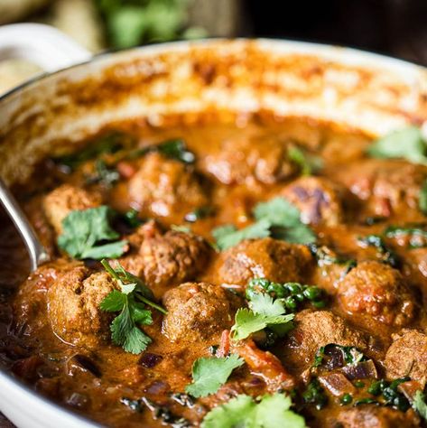 Ground Pork Recipes - Indian Spiced Meatballs in Curry Sauce Ground Pork Curry, Chicken And Pork Recipes, Recipes With Ground Pork, Ground Pork Sausage Recipes, Spiced Meatballs, Pork Vindaloo, Vindaloo Curry, Pork Sausage Recipes, Minced Chicken