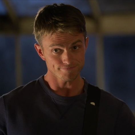 Wade Hart Of Dixie, Hart Of Dixie Wade, Type Writers, Wade Kinsella, Wilson Bethel, Hart Of Dixie, 80s Movies, Comfort Characters, Celeb Crushes