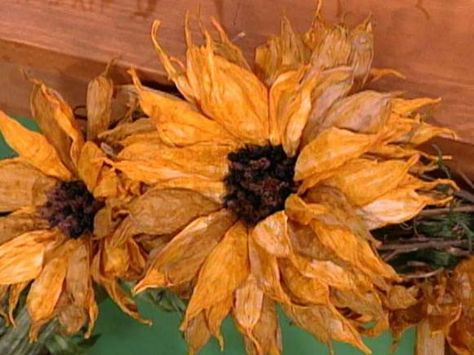 How to Make Easy Paper Sunflowers | Easy Crafts and Homemade Decorating & Gift Ideas | HGTV Sunflower Crafts, Coffee Filter Flowers, Paper Sunflowers, Crepe Paper Flowers, Paper Flowers Craft, Giant Paper Flowers, Sunflower Decor, Autumn Crafts, Primitive Crafts