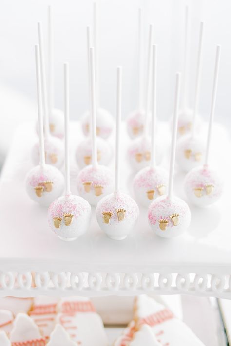 Cake Pops For Baby Shower Girl, Pink Baby Shower Cake Pops, Baby Shower Cake Pops Girl, Cake Pops Baby Shower Girl, Baby Cake Pops, Pink Baby Shower Cake, Luxury Baby Shower, Pink Gold Baby Shower, Pop Cake