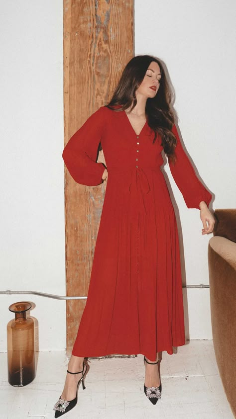 Red Maxi Dress Outfit, Red Dress Outfit Casual, Red Pleated Maxi Dress, Christmas Dress Outfit, Sarah Butler, Red Dress Casual, Modest Girly Outfits, Maxi Dress With Belt, September Fashion